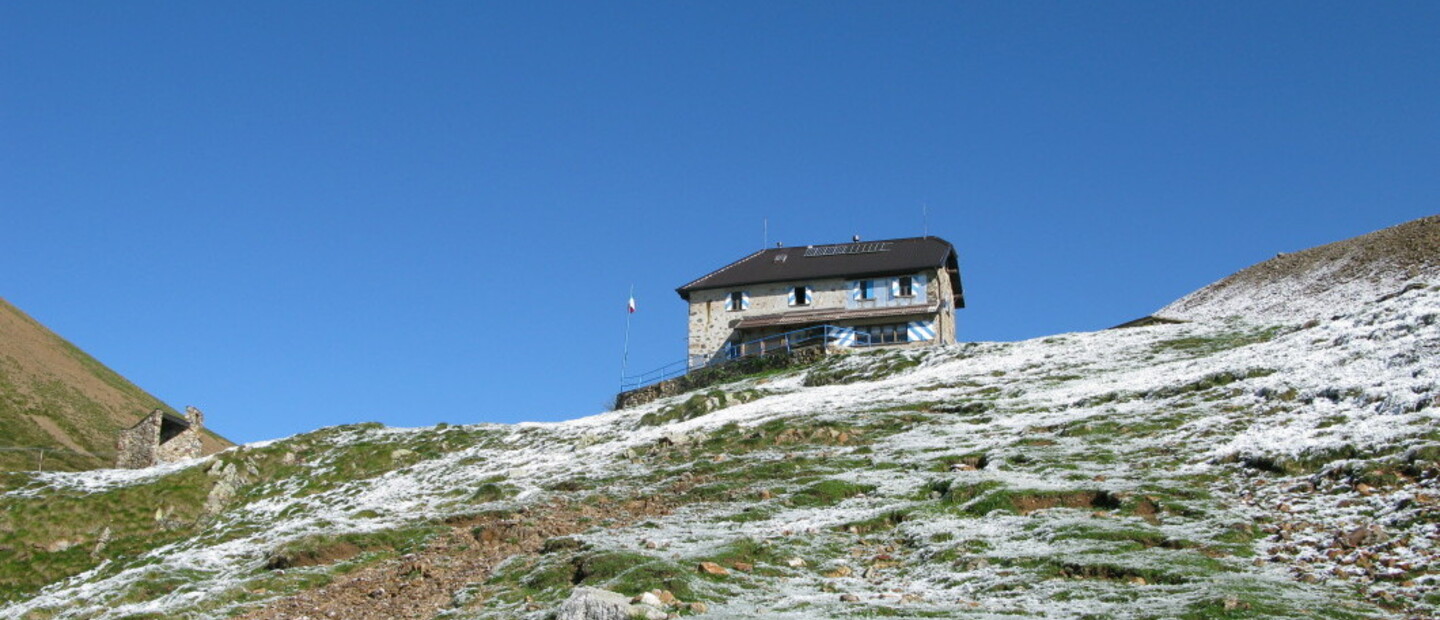 rifugio grassi con neve 