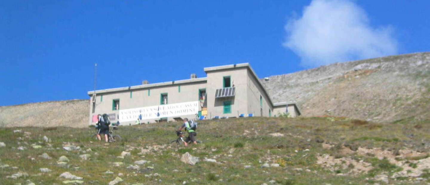 Rifugio alpino al Passo di Cassana (2601 m. s.l.m.)