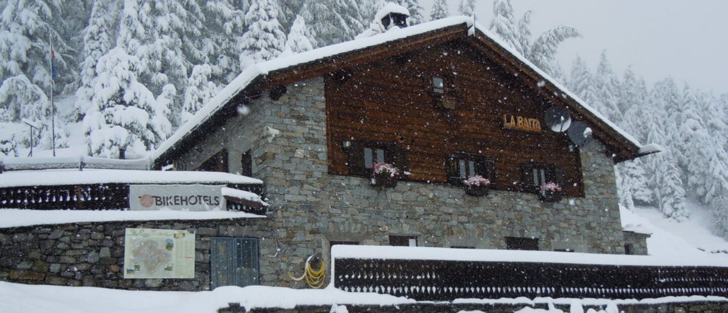 rifugio la baita val di rezzalo