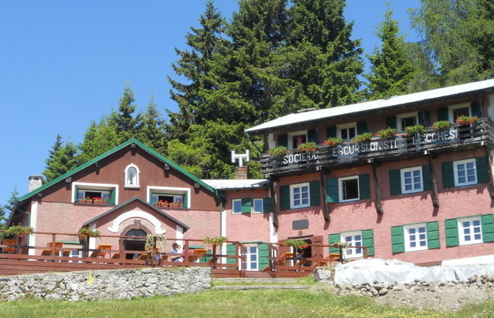 RIFUGIO SASSI CASTELLI RIFUGIO SASSI CASTELLI