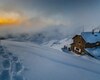 il rifugio visto dall'alto, dallo Zucco del Rifugio, dopo una forte nevicata