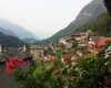 Il borgo di Codera dalla Genzianella, casa adibita ad albergo diffuso.