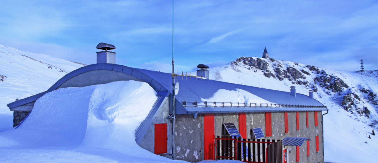 Rifugio Almici mt 1965 sul Monte Guglielmo (BS)