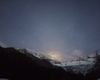 gennaio 2026. Peccato la foto non renda la bellezza della realtà, dandone solo un'idea. La luna sta sorgendo a sinistra del Tredenus, illuminando le montagne